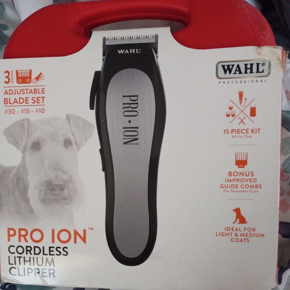 COPY - BRAND NEW WAHL PROFESSIONAL ANIMAL PRO ION CORDLESS PET CLIPPER KIT #705…